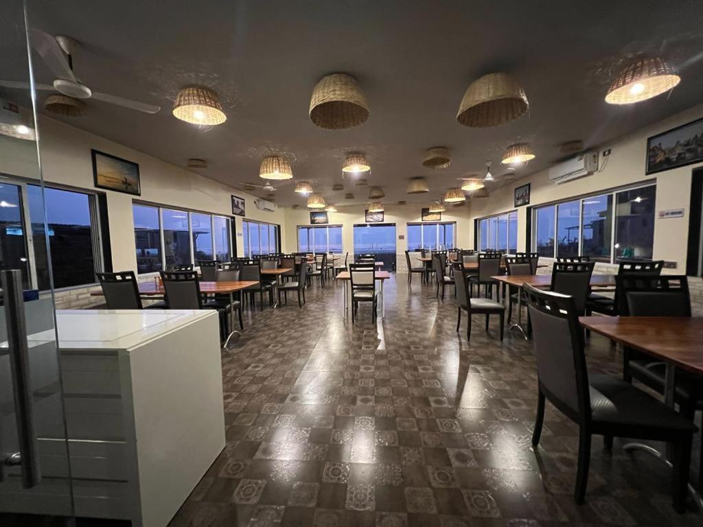 Coastal Bay Beach Resort Harnai Exteriér fotografie